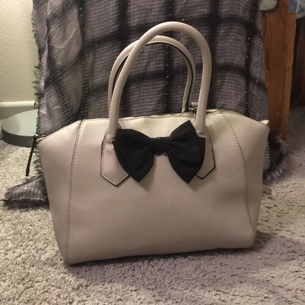 Medium sized purse